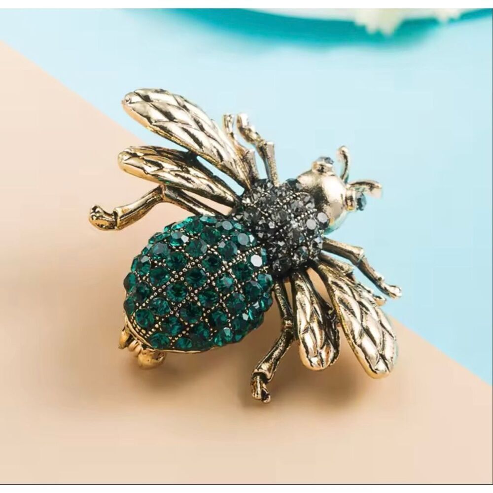 Emerald Scarab Luxe Crystal Brooch NWOT